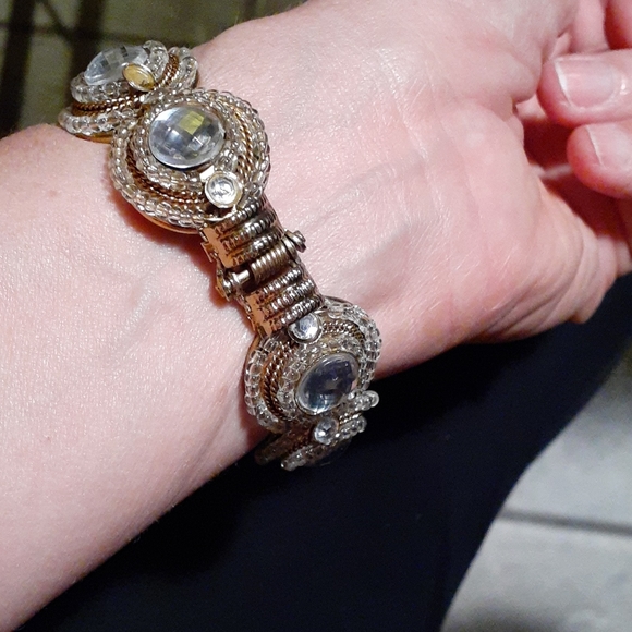 Gorgeous VINTAGE Gold Tone & Beads Vintage Hinged Bracelet - Picture 6 of 9